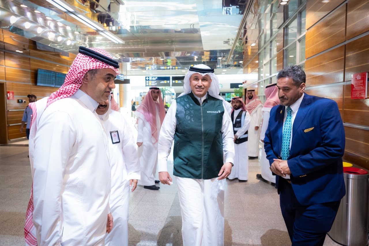Transport Minister Visits Prince Sultan bin Abdulaziz International Airport in Tabuk